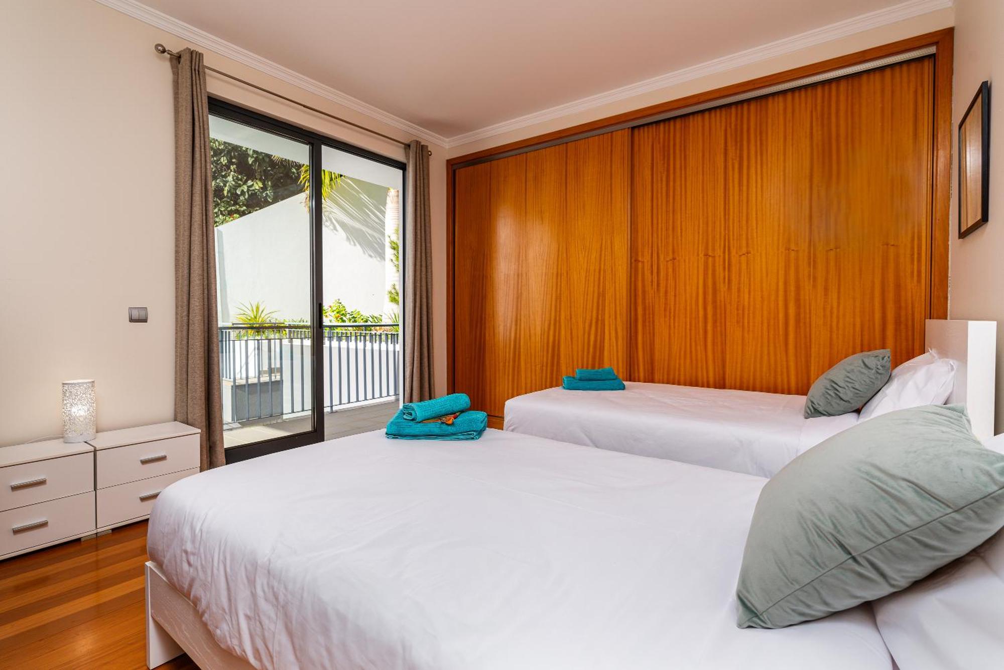 Villa Nunes, Big Holiday House With Private Pool Calheta  Exterior photo